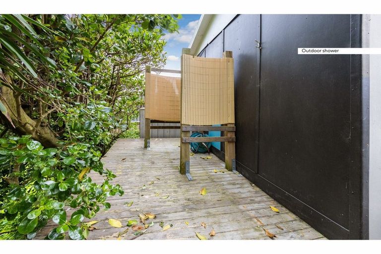 Photo of property in 50 Sea View Road, Baylys Beach, Dargaville, 0377