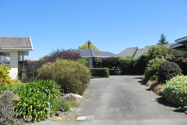 Photo of property in 7a Leeman Place, Redwood, Christchurch, 8051