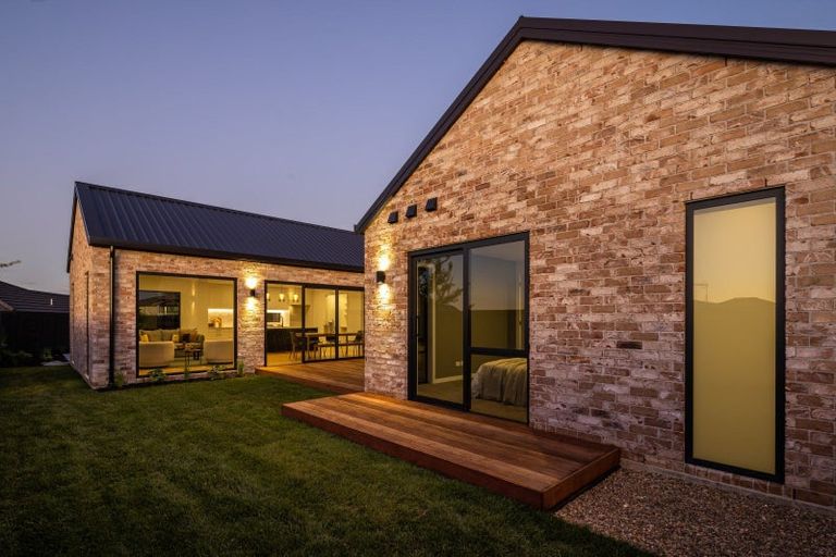 Photo of property in 10 Bosun Place, Te Atatu Peninsula, Auckland, 0610