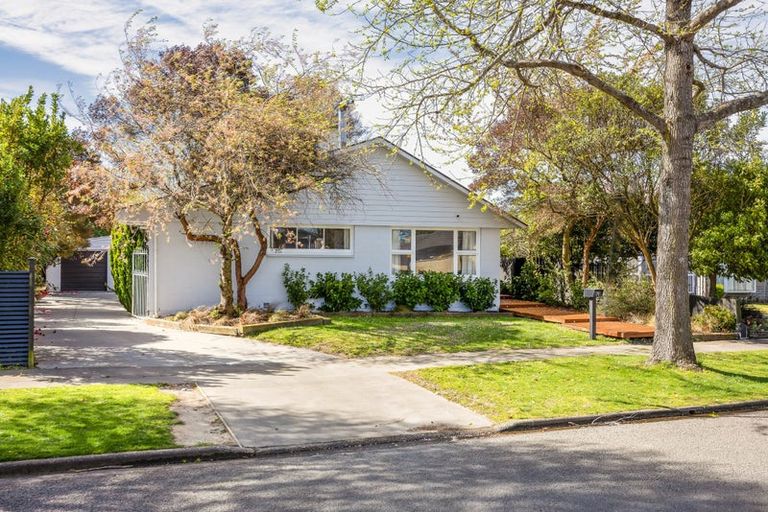 Photo of property in 70 Woodbury Street, Russley, Christchurch, 8042