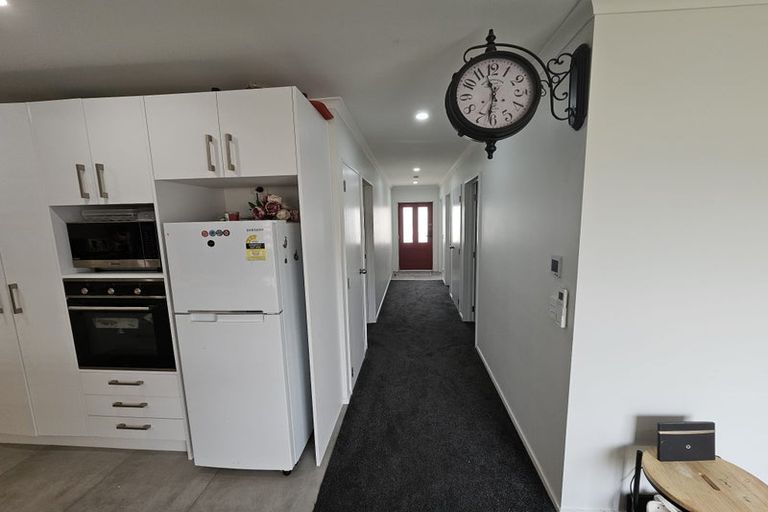 Photo of property in 40 Whareatua Avenue, Takanini, 2112