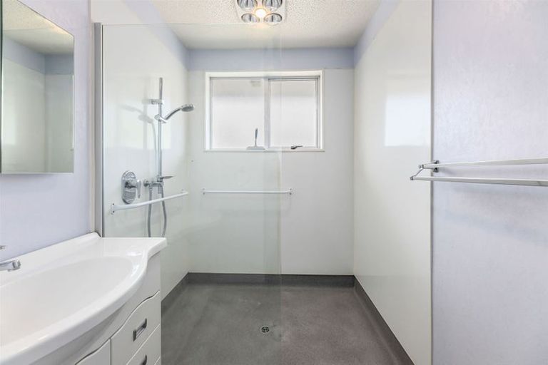 Photo of property in 15 Chipping Lane, Redwood, Christchurch, 8051