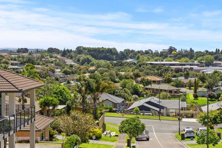 Photo of property in 18 Ko Place, Pyes Pa, Tauranga, 3112