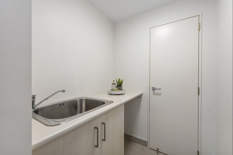Photo of property in 10/48 Marine Parade, Mount Maunganui, 3116