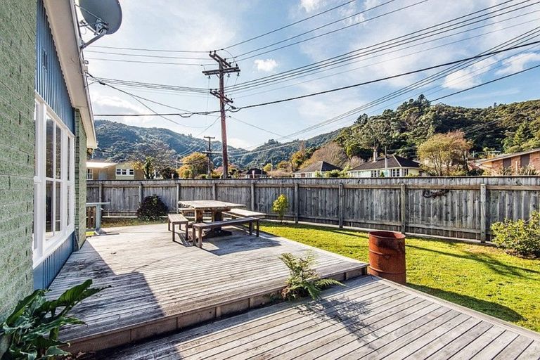 Photo of property in 132 Kowhai Street, Naenae, Lower Hutt, 5011