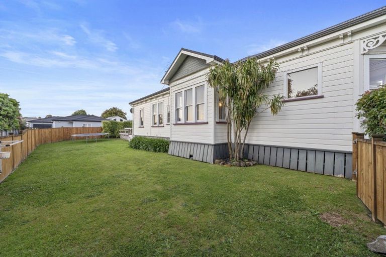 Photo of property in 163 Princes Street West, Pukekohe, 2120