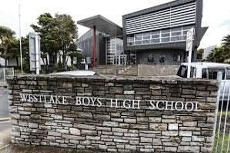 Photo of property in 1/11 Forrest Hill Road, Milford, Auckland, 0620