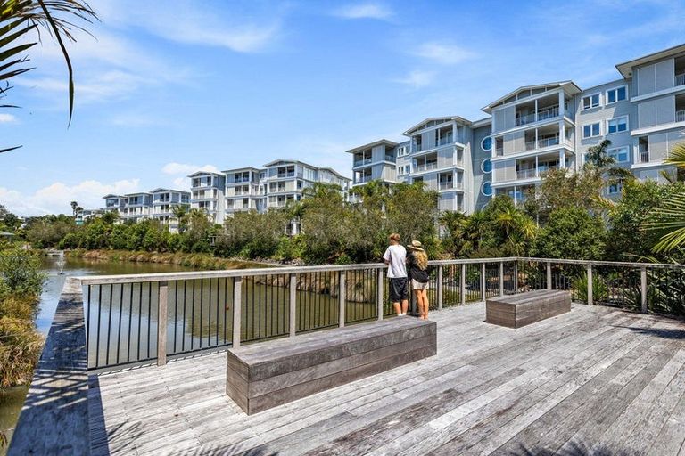 Photo of property in 12 Parkside Drive, Orewa, 0931