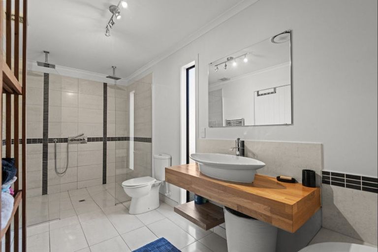 Photo of property in 69 Polson Hill Drive, Aokautere, Palmerston North, 4471