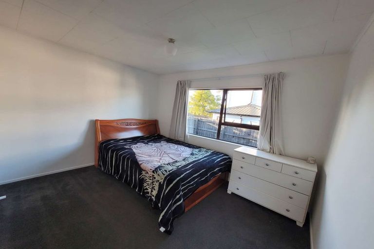 Photo of property in 94 Roberts Road, Te Atatu South, Auckland, 0610