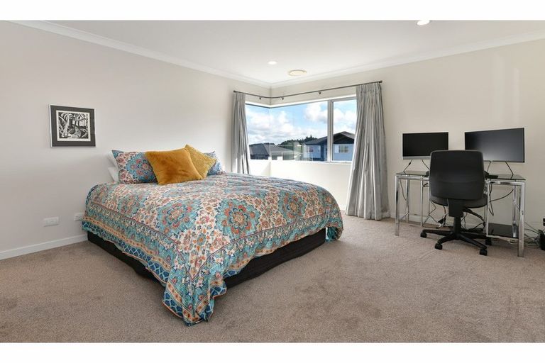 Photo of property in 13 Harvest Avenue, Orewa, 0931