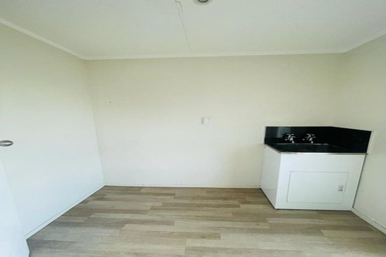 Photo of property in 625 Massey Road, Mangere, Auckland, 2022
