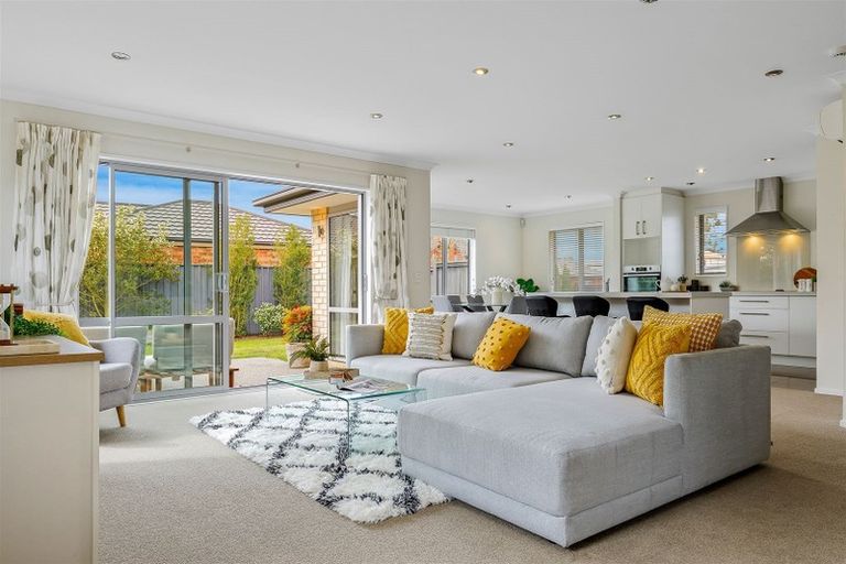 Photo of property in 17 Breton Close, Northwood, Christchurch, 8051