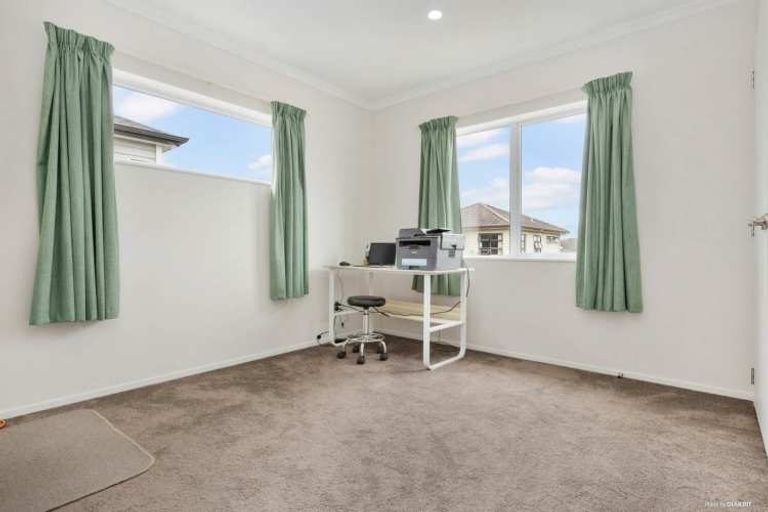 Photo of property in 12 Evelina Lane, Flat Bush, Auckland, 2019