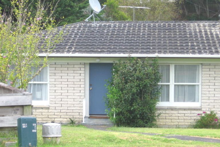 Photo of property in 1/32 Segedin Place, Glenfield, Auckland, 0629