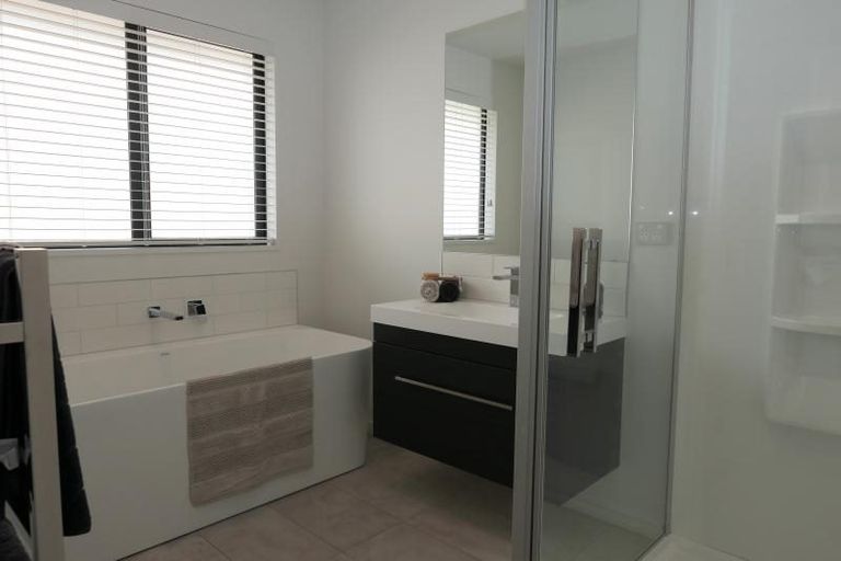 Photo of property in 98 Ledbury Drive, Rolleston, 7615