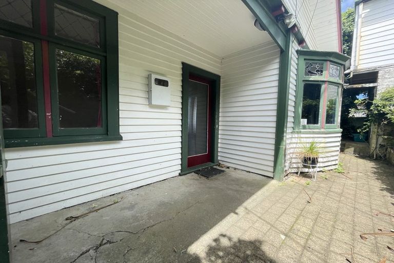 Photo of property in 15 Moffitt Street, Vogeltown, Wellington, 6021