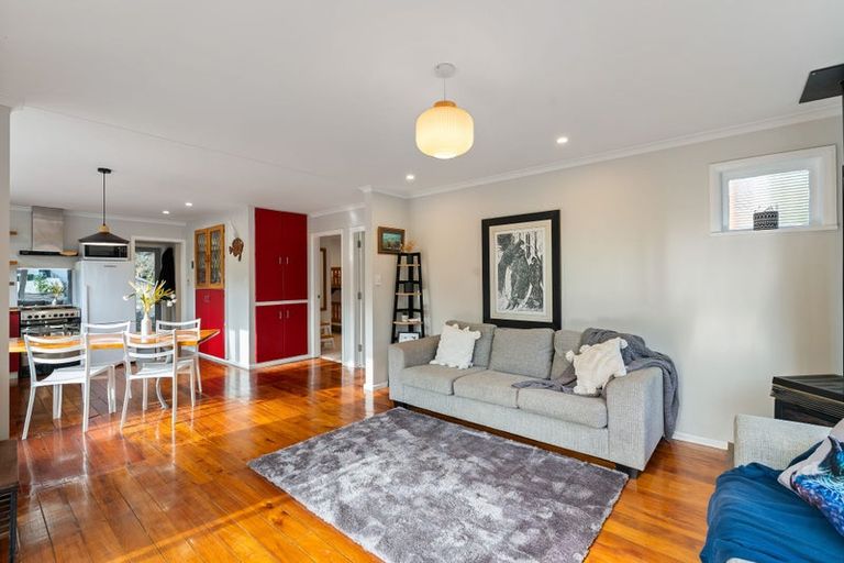 Photo of property in 66 Hungerford Road, Houghton Bay, Wellington, 6023