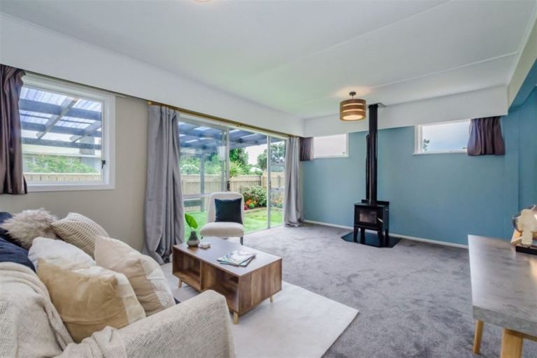 Photo of property in 6 Mazengarb Road, Paraparaumu Beach, Paraparaumu, 5032