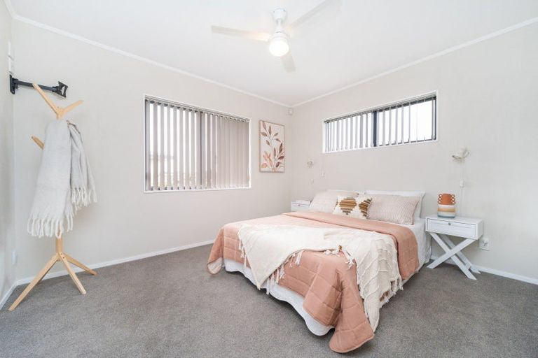 Photo of property in 71 Rhodes Drive, Kelvin Grove, Palmerston North, 4414