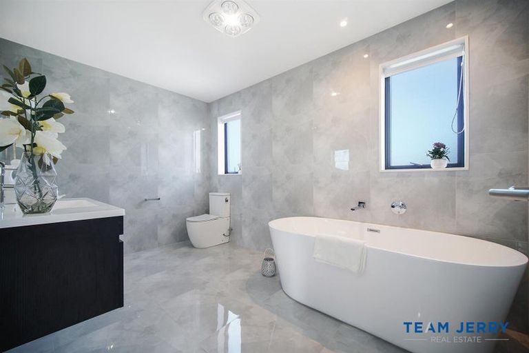 Photo of property in 22 Laquinta Place, Flat Bush, Auckland, 2019