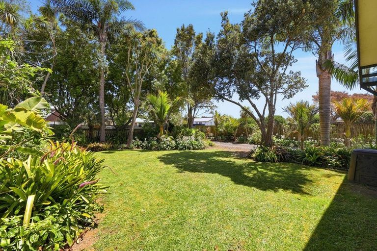Photo of property in 47 Taihiki Road, Clarks Beach, 2122