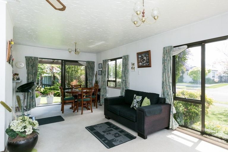 Photo of property in 16 Cardiff Place, Tamatea, Napier, 4112