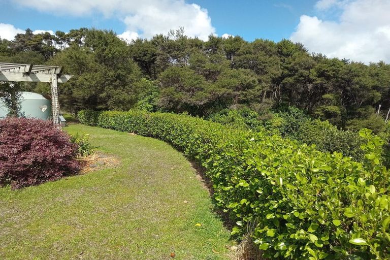 Photo of property in 112 Arrowsmith Road, Waitakere, Henderson, 0782