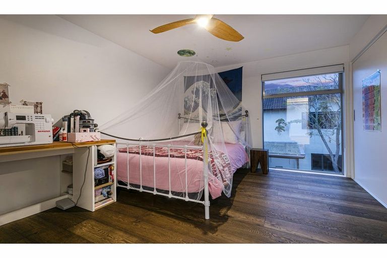 Photo of property in 11 Kelmore Place, Schnapper Rock, Auckland, 0632