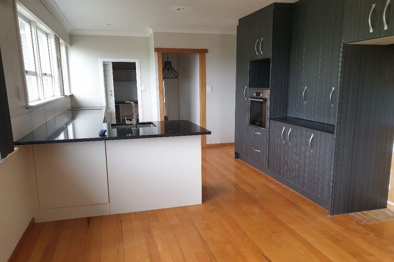 Photo of property in 9 Merchant Avenue, Te Atatu South, Auckland, 0610