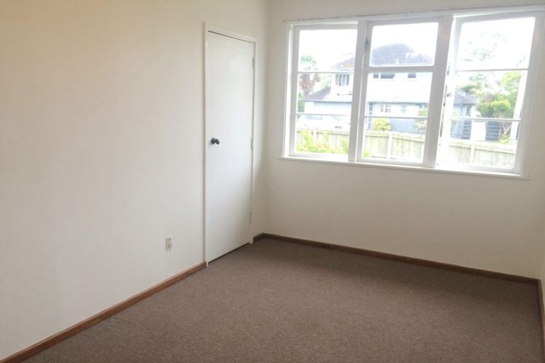 Photo of property in 23 Hill Crescent, New Lynn, Auckland, 0600