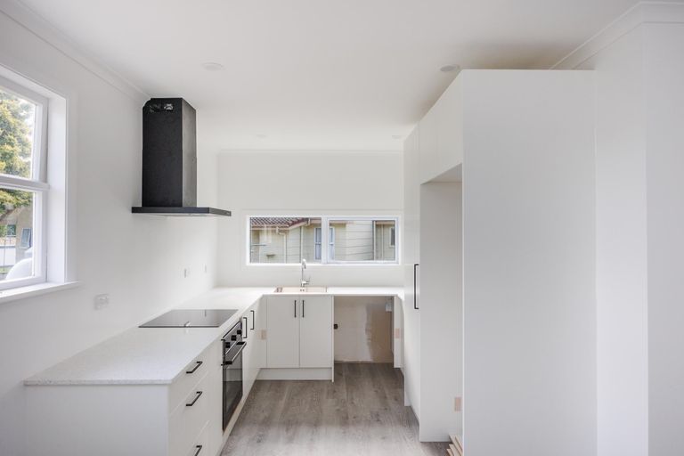 Photo of property in 73 Rangiora Avenue, Roslyn, Palmerston North, 4414