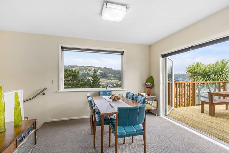 Photo of property in 8 Ash Grove, Ranui, Porirua, 5024