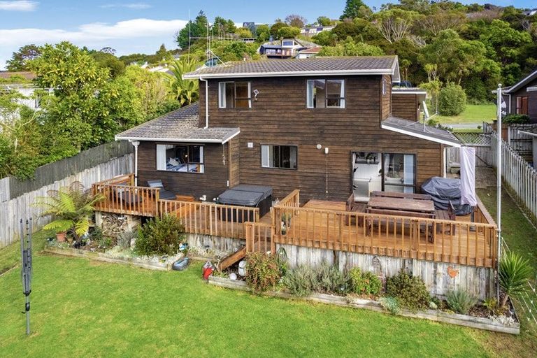 Photo of property in 19 Shackle Lane, Whitby, Porirua, 5024