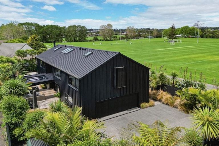 Photo of property in 60 Churchouse Road, Greenhithe, Auckland, 0632