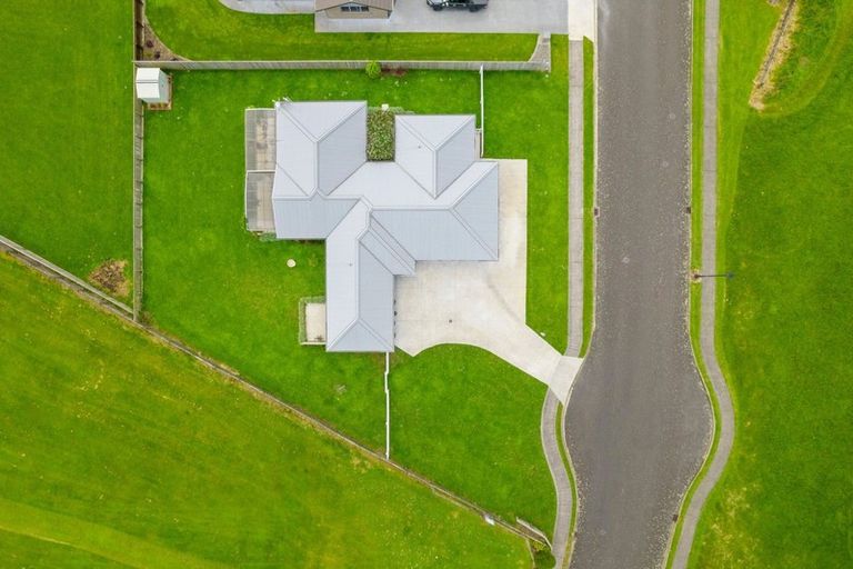 Photo of property in 2 Mercade Close, Stratford, 4332