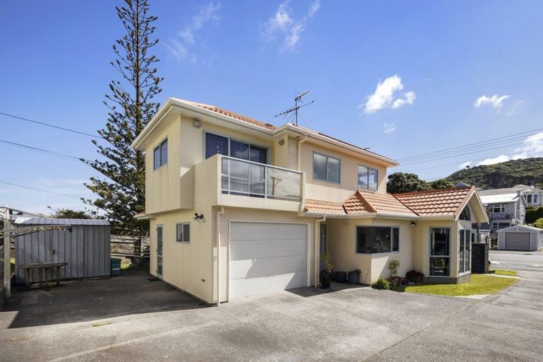 Photo of property in 29b The Parade, Island Bay, Wellington, 6023
