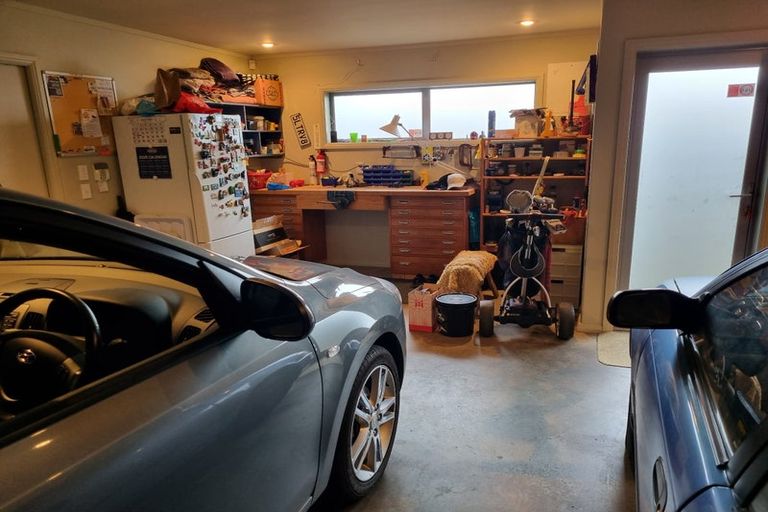 Photo of property in 35 Barbados Way, One Tree Point, 0118