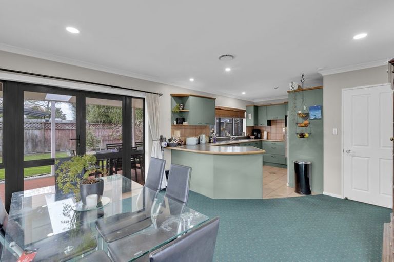 Photo of property in 6 Fencourt Place, Rototuna North, Hamilton, 3210