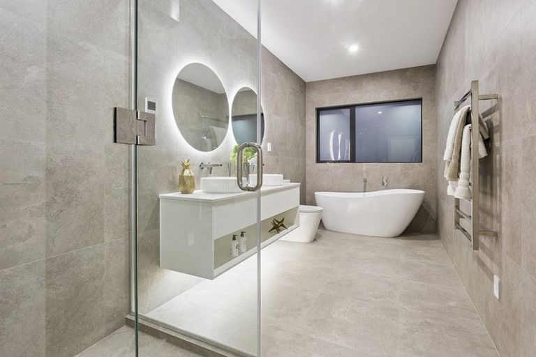 Photo of property in 1 Piwari Lane, Taupaki, 0782