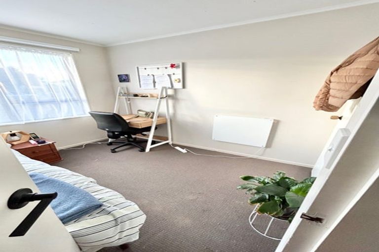 Photo of property in 300 Mitchell Street, Brooklyn, Wellington, 6021