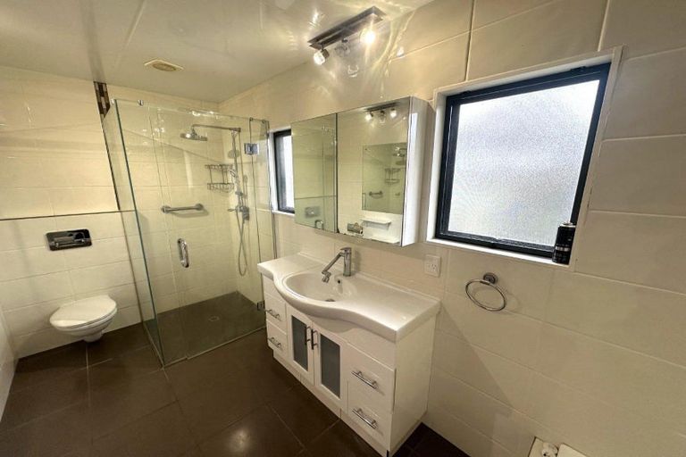 Photo of property in 4a Brett Place, Takaro, Palmerston North, 4412