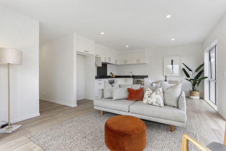 Photo of property in 11 Fernly Rise, Flat Bush, Auckland, 2019