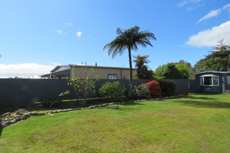 Photo of property in 115 Russell Street, Westport, 7825