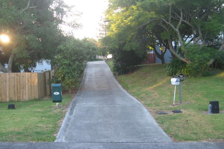 Photo of property in 1/12 Hamilton Place, Glenfield, Auckland, 0629