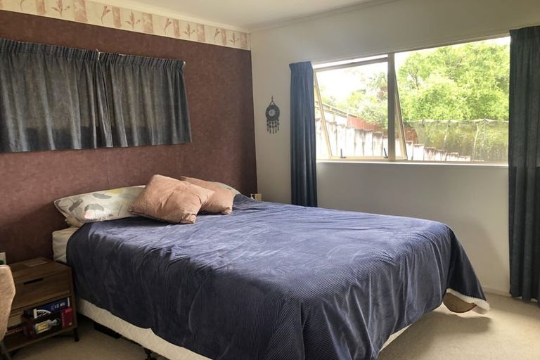 Photo of property in 73 Spinella Drive, Bayview, Auckland, 0629