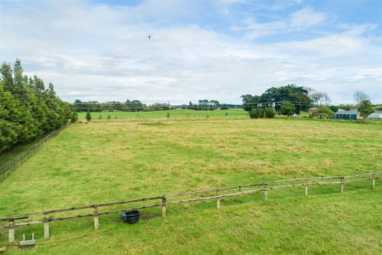 Photo of property in 27 Rangiotu Road, Himatangi, 4477