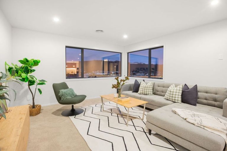 Photo of property in 26 Te Hoiere Street, Aotea, Porirua, 5024