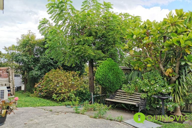 Photo of property in 1/215 Eskdale Road, Birkenhead, Auckland, 0626