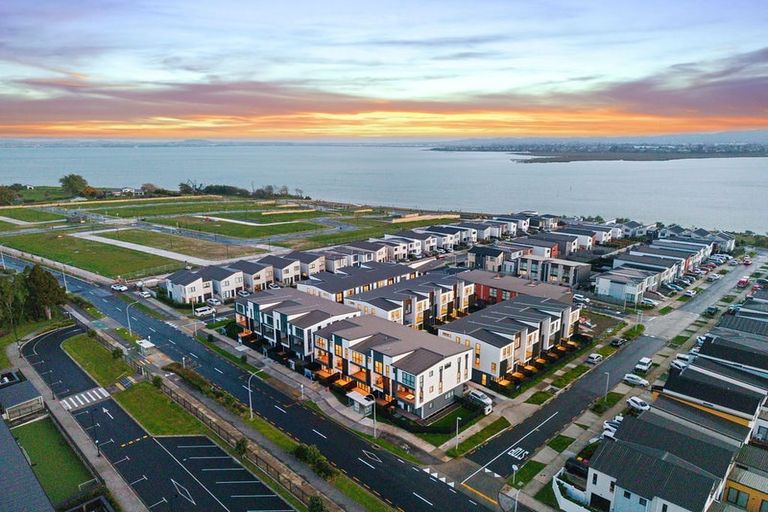 Photo of property in 9 Coast Garden Drive, Hobsonville, Auckland, 0616